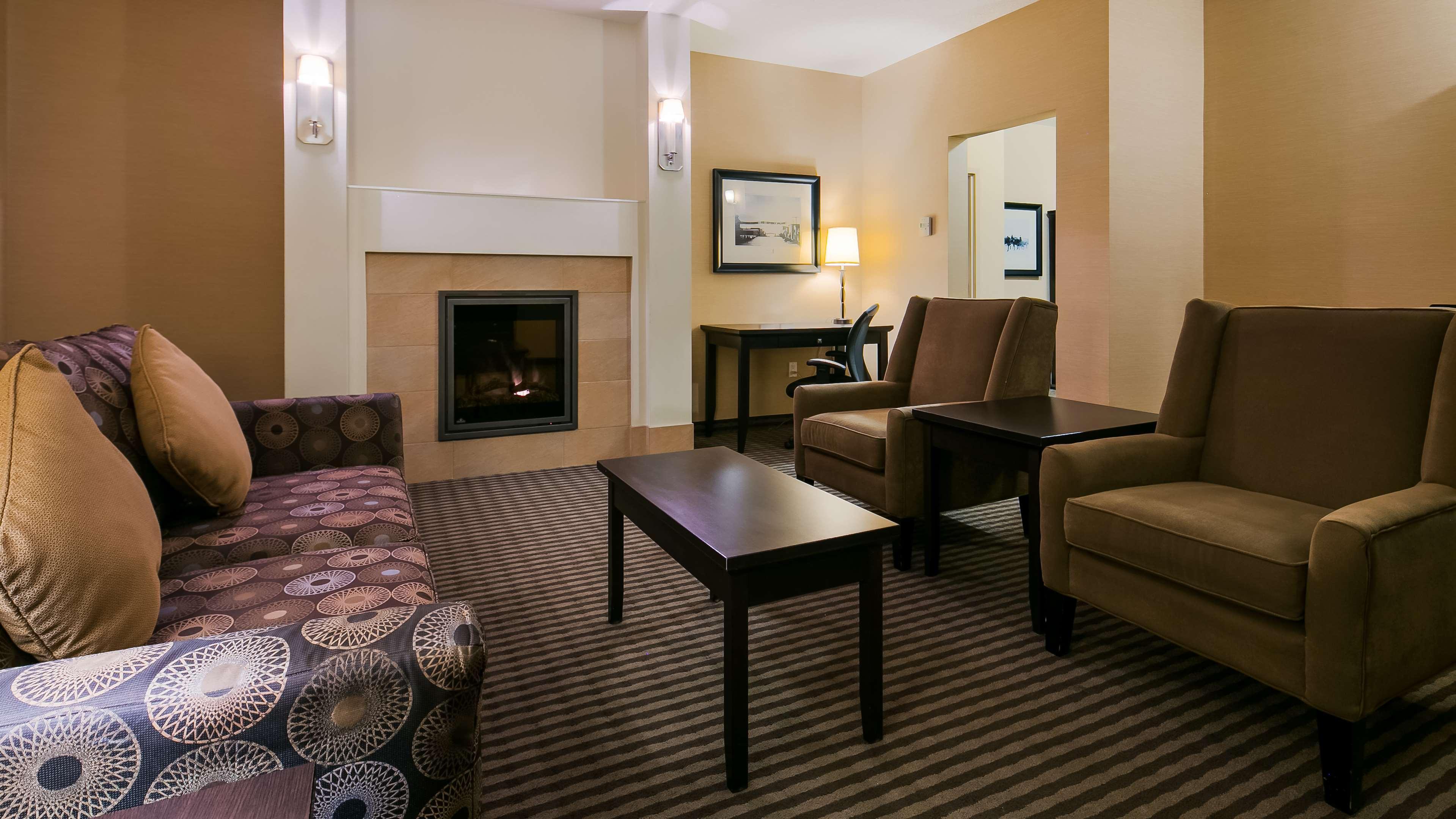 Best Western Sunrise Inn & Suites Stony Plain Exterior photo